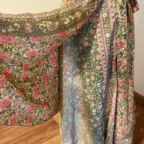 Cienna Wrap Floral Maxi Skirt - Reversible Print - Picture 4 of 7